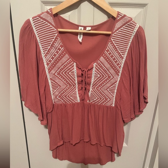 Others follow top - Picture 2 of 2